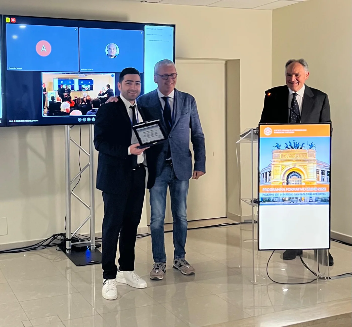 Il Dottor Giulio Cocco riceve a Palermo il premio SIUMB per il miglior articolo di ecografia muscoloscheletrica